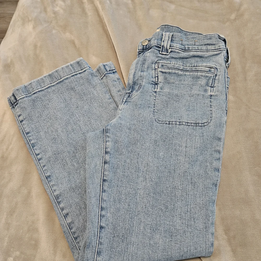 Madewell Light Blue Mid-Rise Kick Out Jeans - Picture 1 of 7